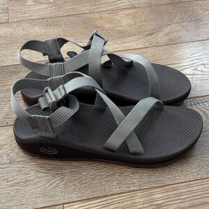 Chaco Women’s Sandals, Size 11, Model ZCloud Solid Moon Rock JCH108018